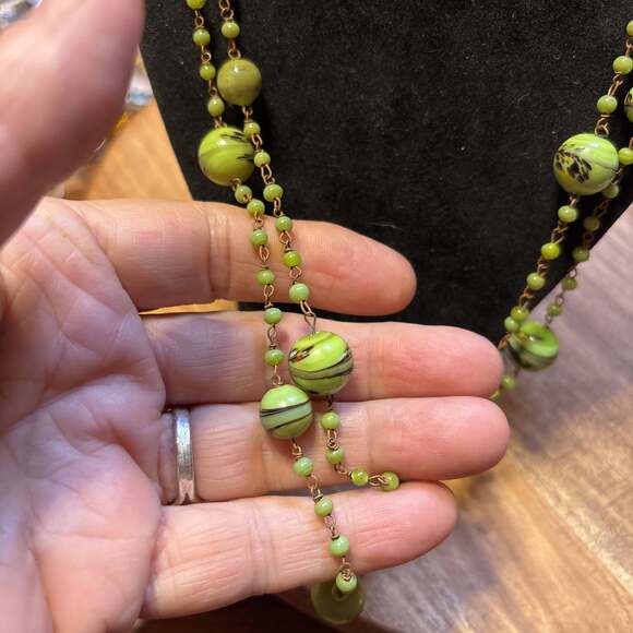 1920s Czech Art Glass Sautoir – 50” Apple Green Marbled Swirl Bead Necklace - Picture 9 of 9